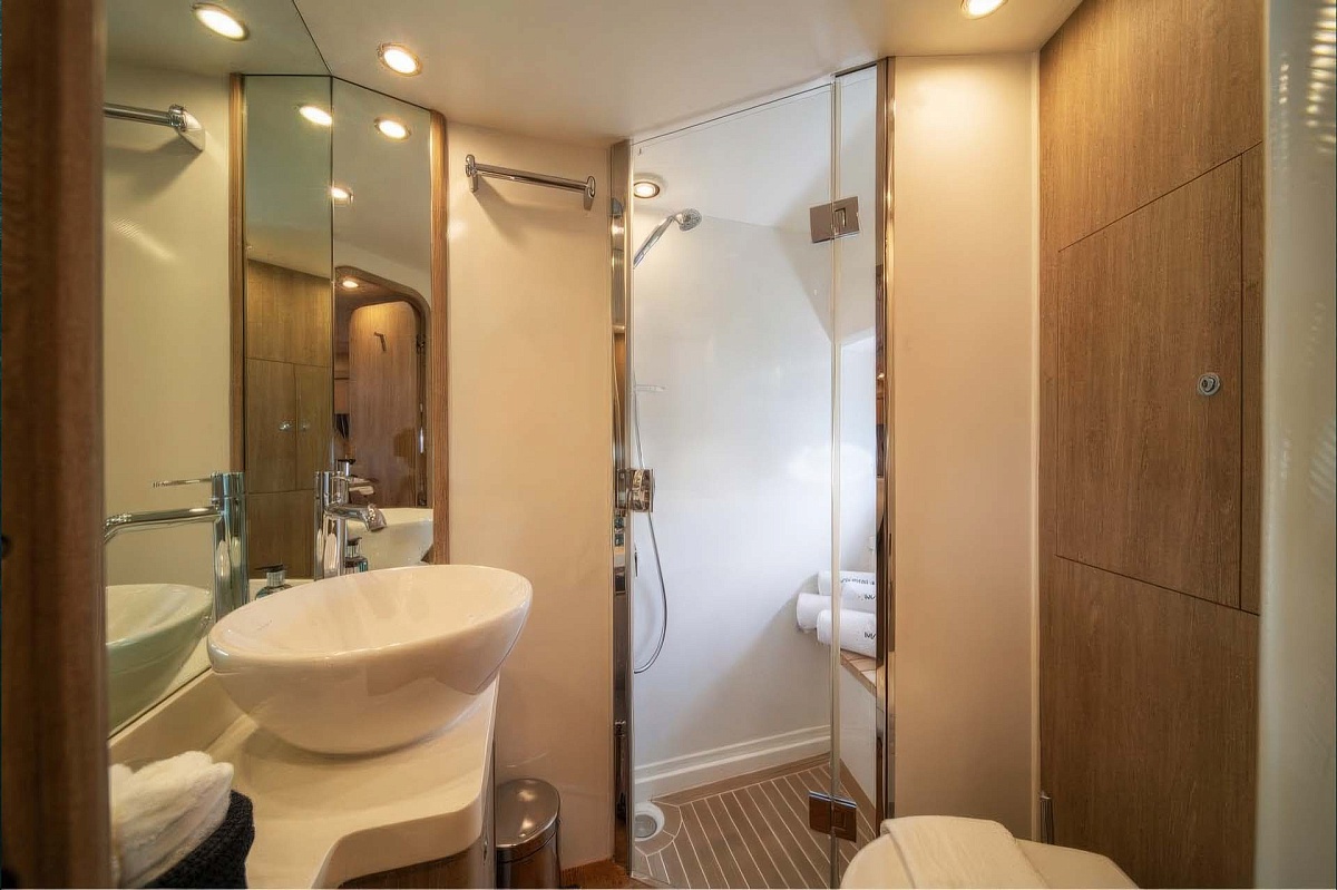 Аренда яхты Princess 62 DIAL в Миконосе